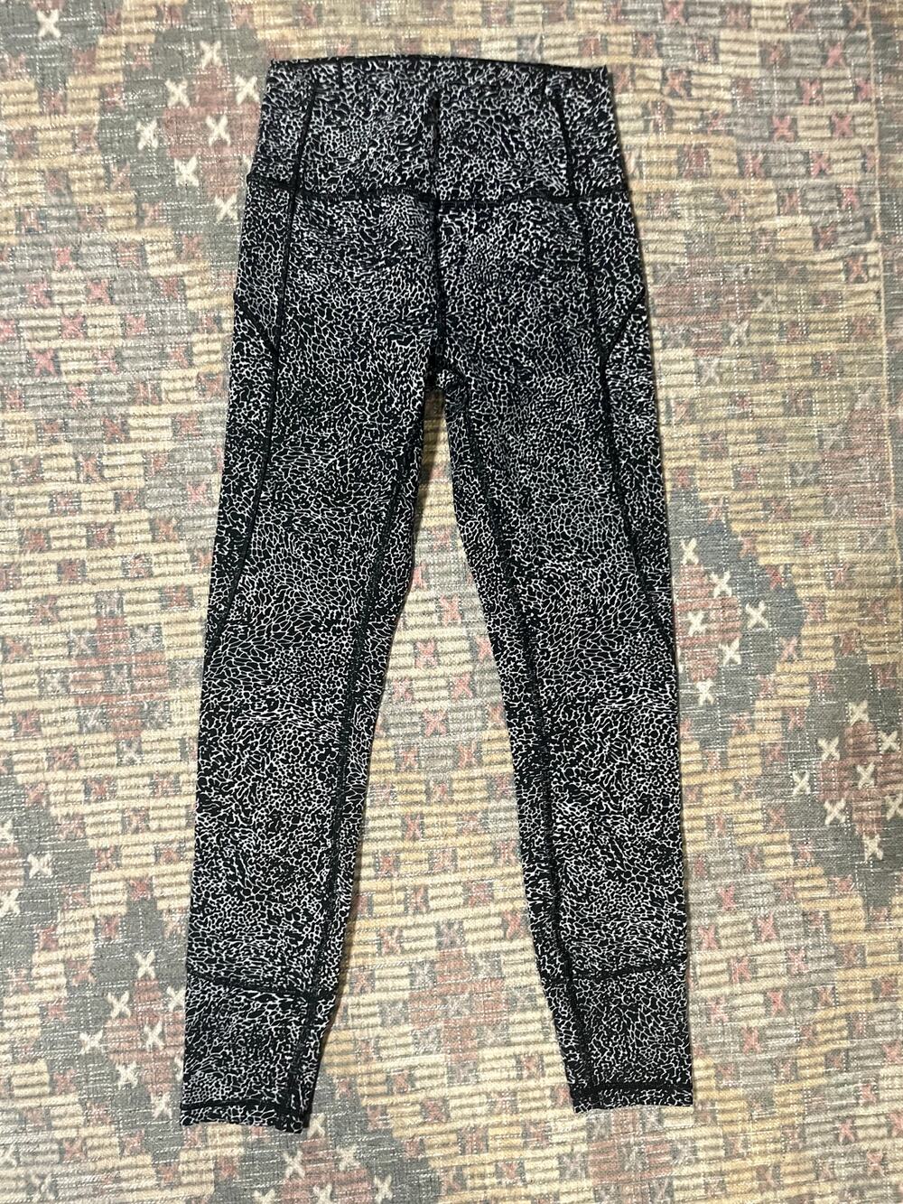 Lululemon Wunder Under High Rise Leggings Crackle Jacquard Black and White Size4